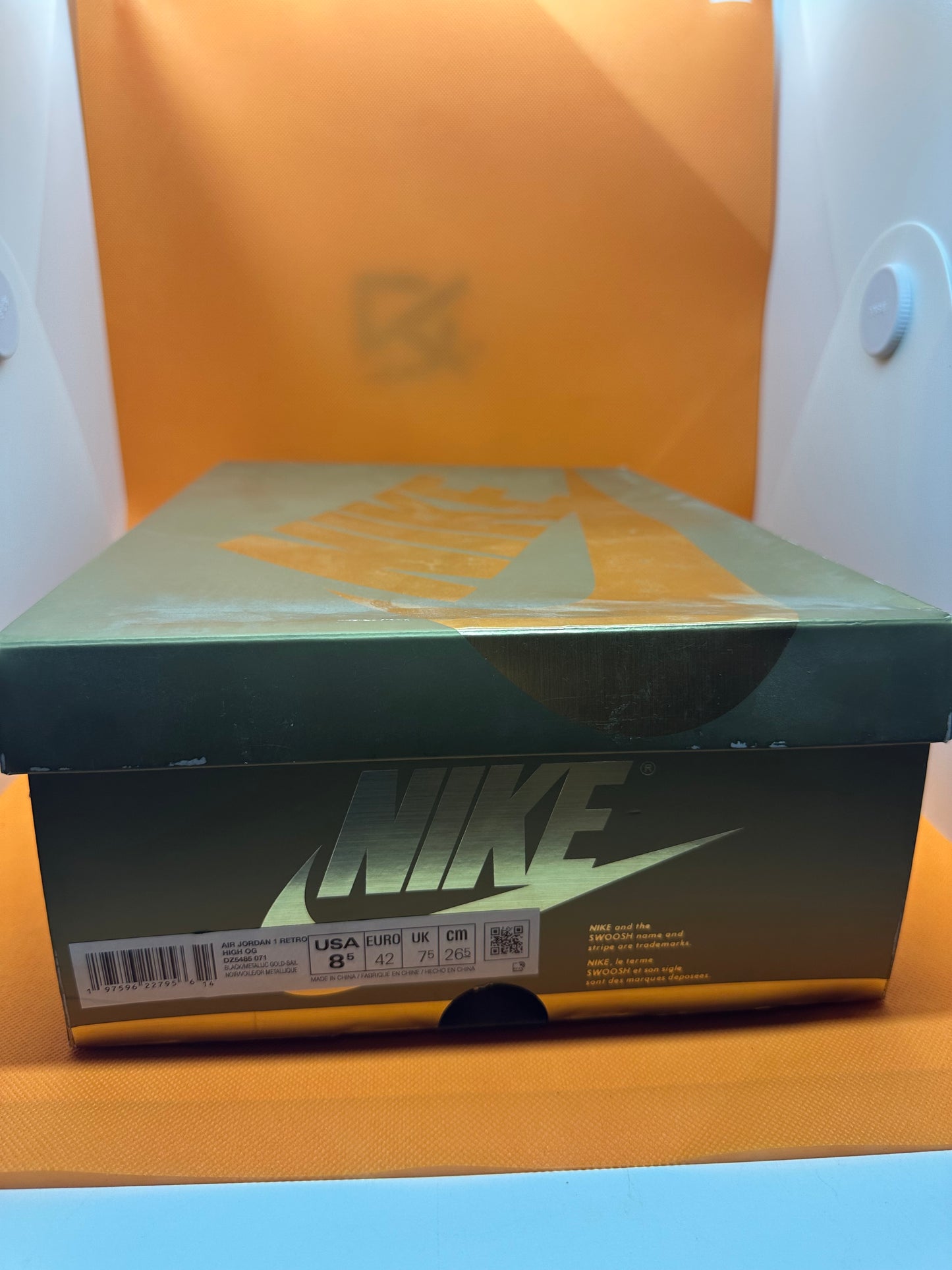 Nike Air Jordan 1 Retro High OG Black Metallic Gold DZ5485-071 SIZE 8.5 MEN