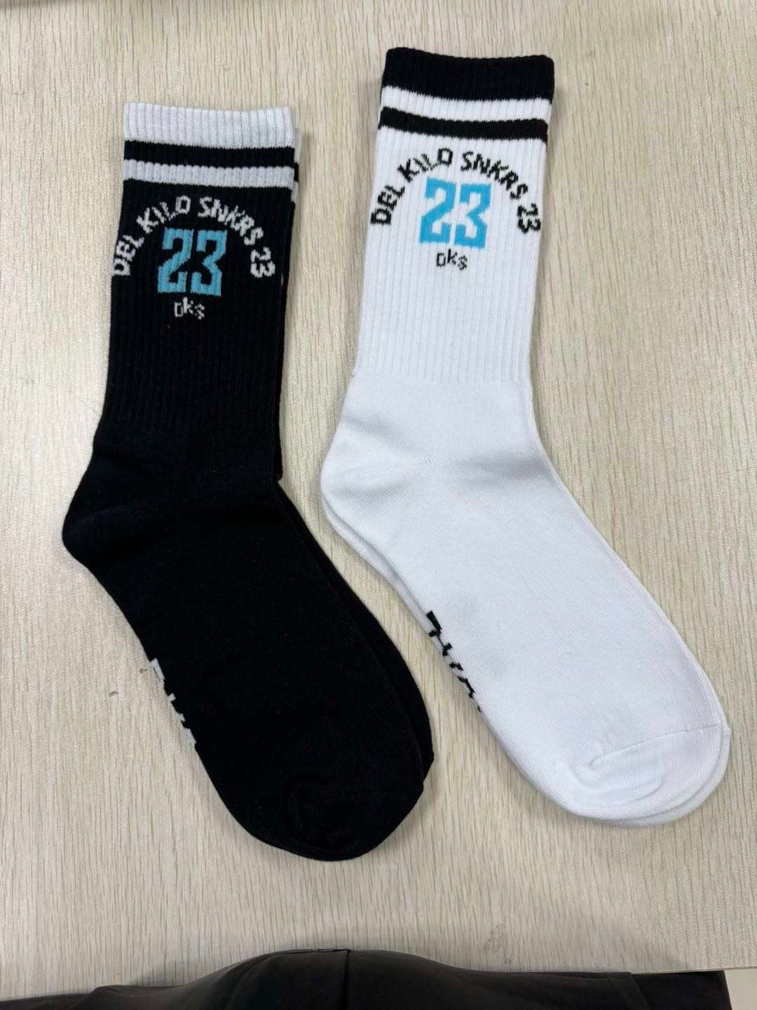 SOCKS BOTH DEL KILO SNKRS 23   2 PAIRS $50