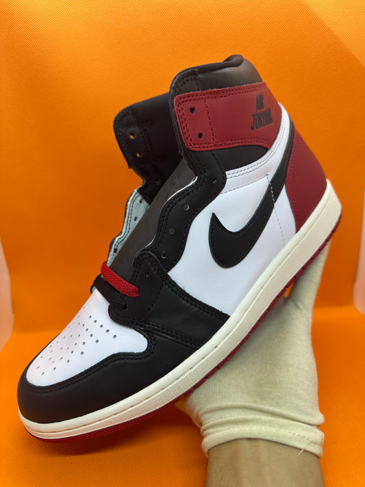 Air Jordan 1 Retro OG High Black Toe 100% AUTHENTIC NEW SIZE 10.5