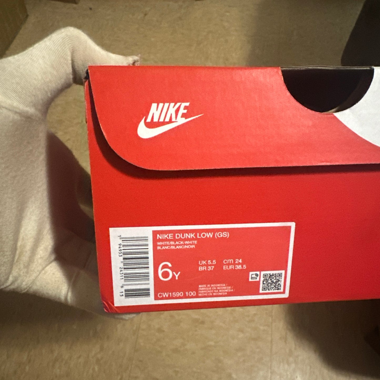Nike Dunk Low Panda Size  GS 6y—authentic  CW1590 100 NEW Wmns 7.5