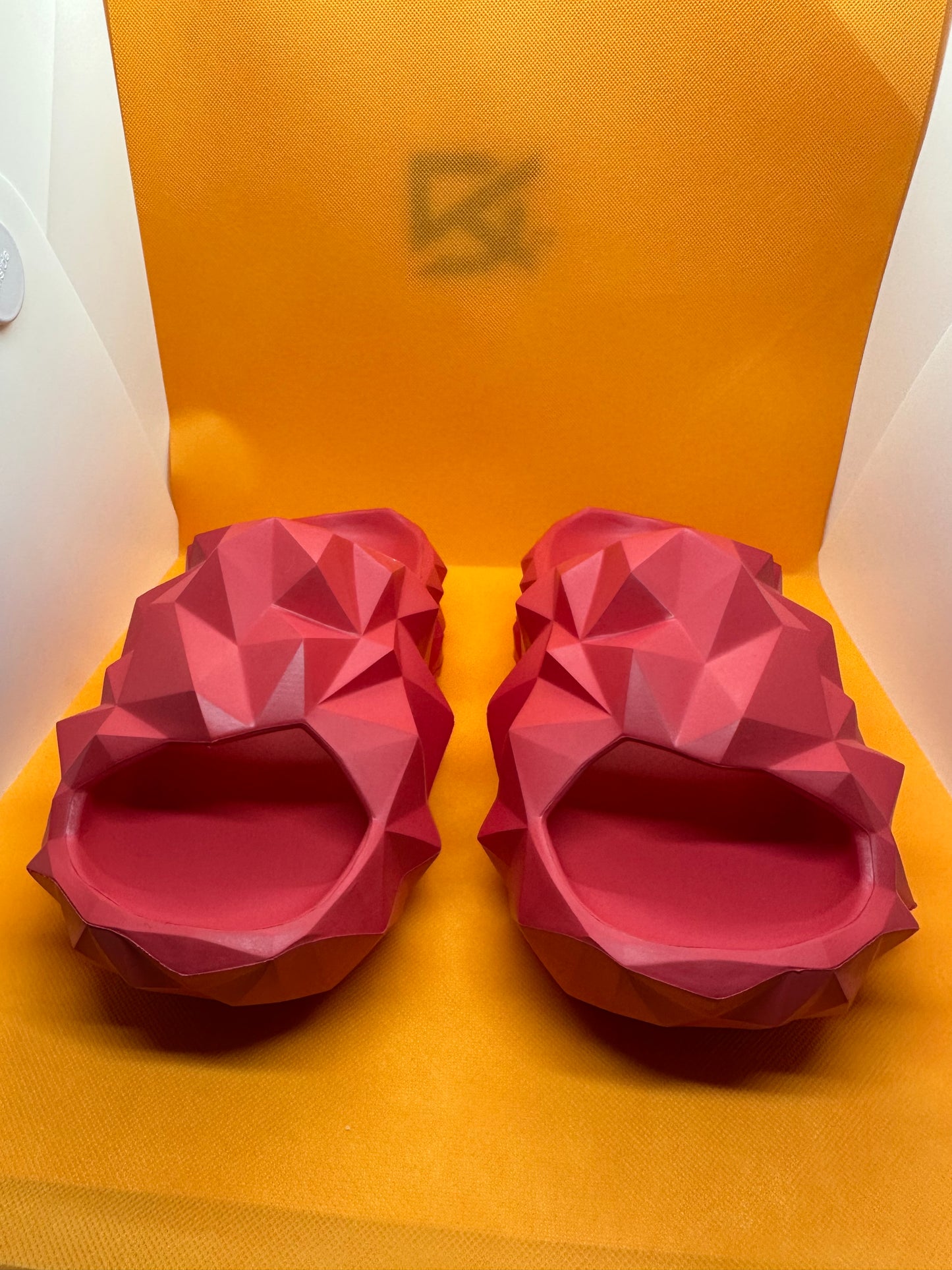COUPES DE DIAMANT SLIDE - DIAMOND RED 100% AUTHENTIC NEW