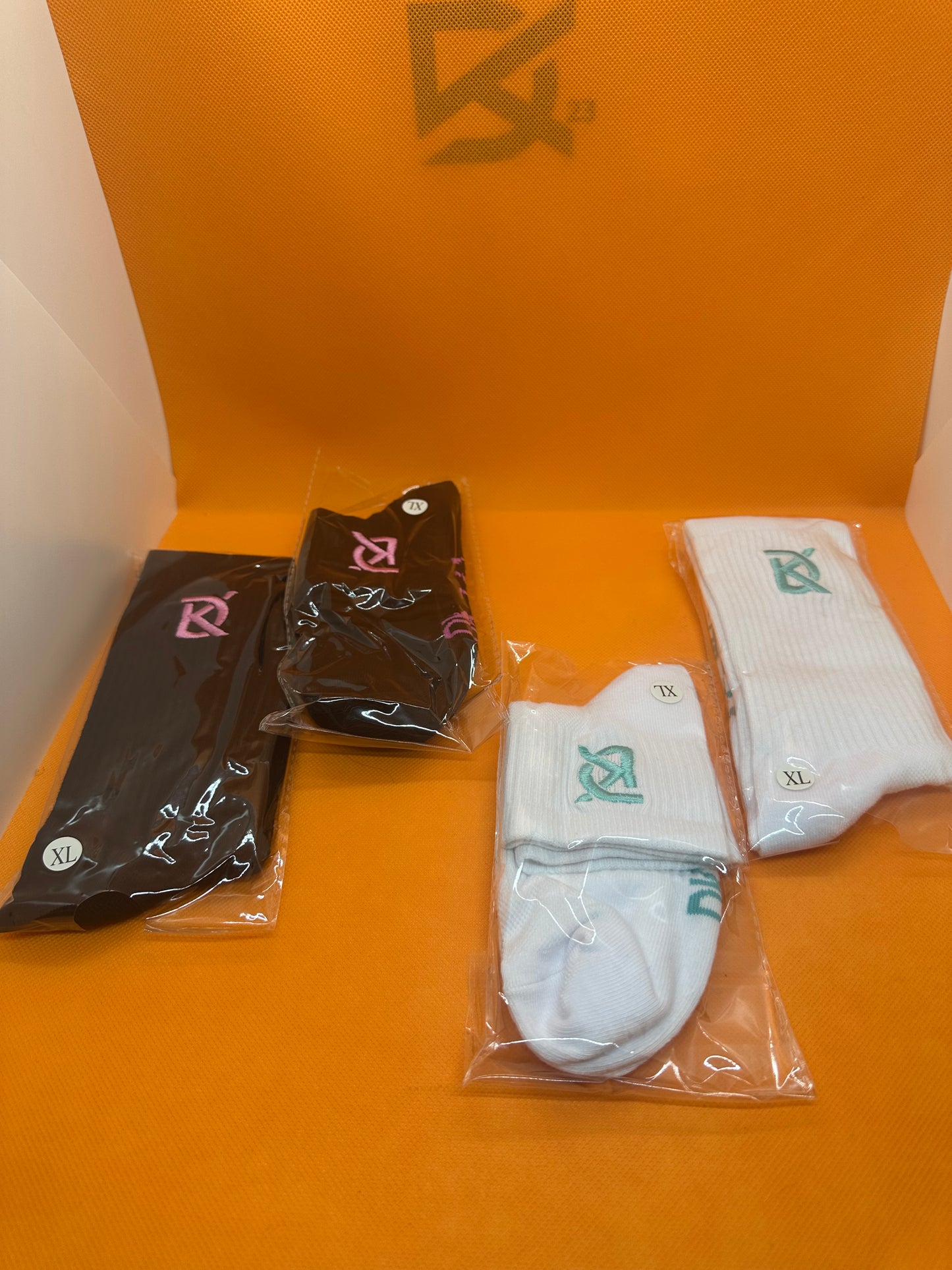 DELKILO23 - 4 PAIRS $35